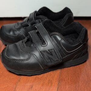 New Balance Kids Black Velcro Sneakers